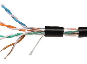 SKRĘTKA UTP/K5/305M/PE